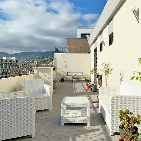 Monumental Penthouse * Фуншал